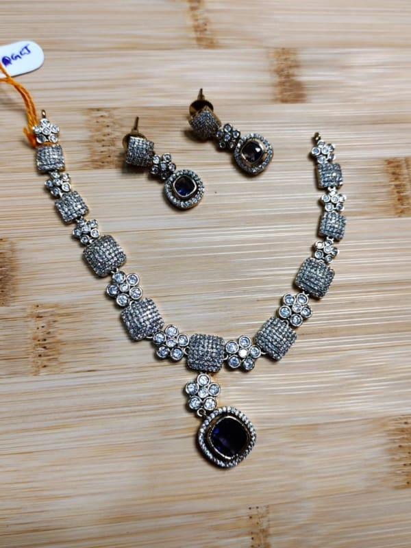 Victoria jewellery set