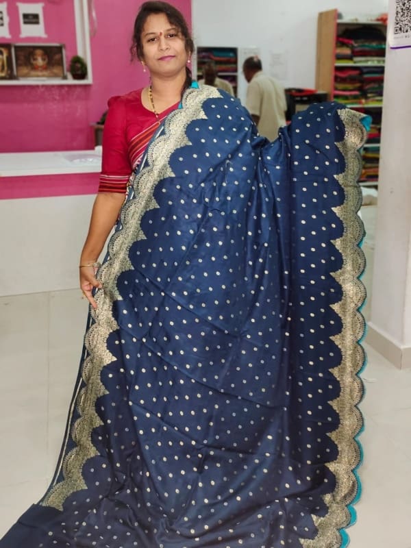 Pure dola silk saree with contrast blouse and pallu