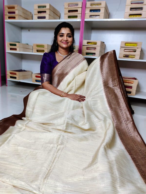 Matka crepsilk saree with contrast kanchi boaders with contrast blouse and pallu
