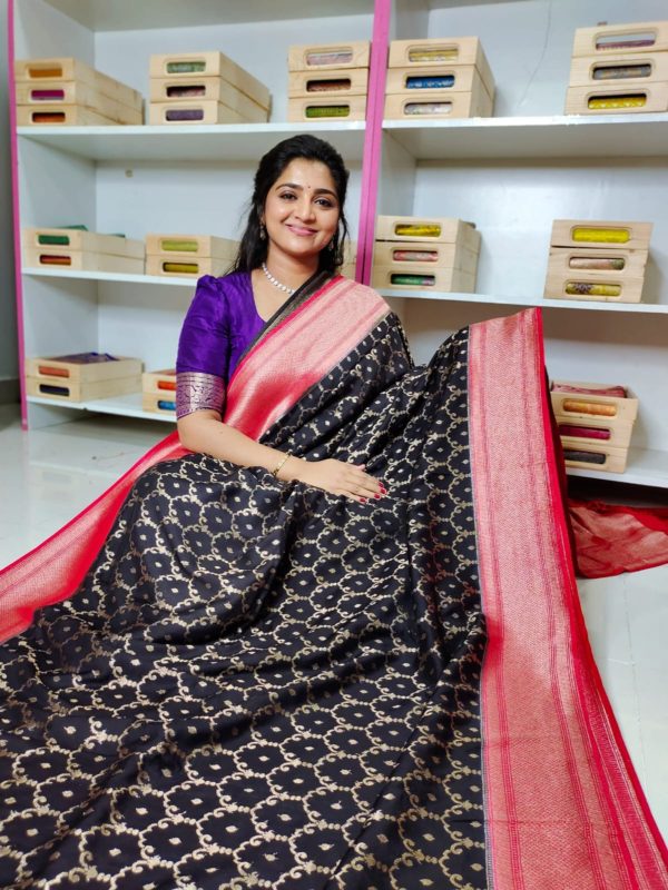 Matka crepsilk saree with contrast kanchi boaders with contrast blouse and pallu