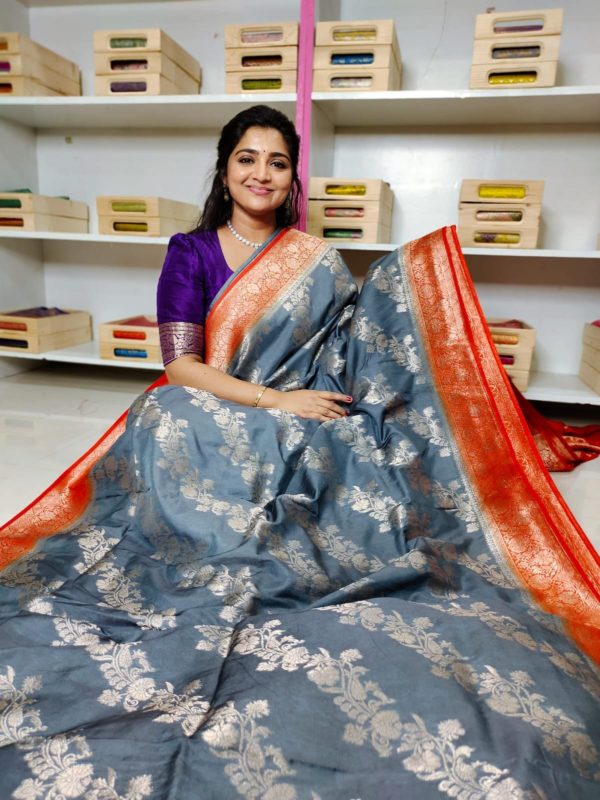 Matka crepsilk saree with contrast kanchi boaders with contrast blouse and pallu