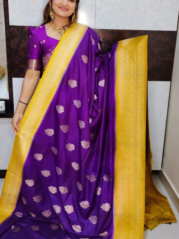 Dupiyana silk saree with contrast blouse and pallu