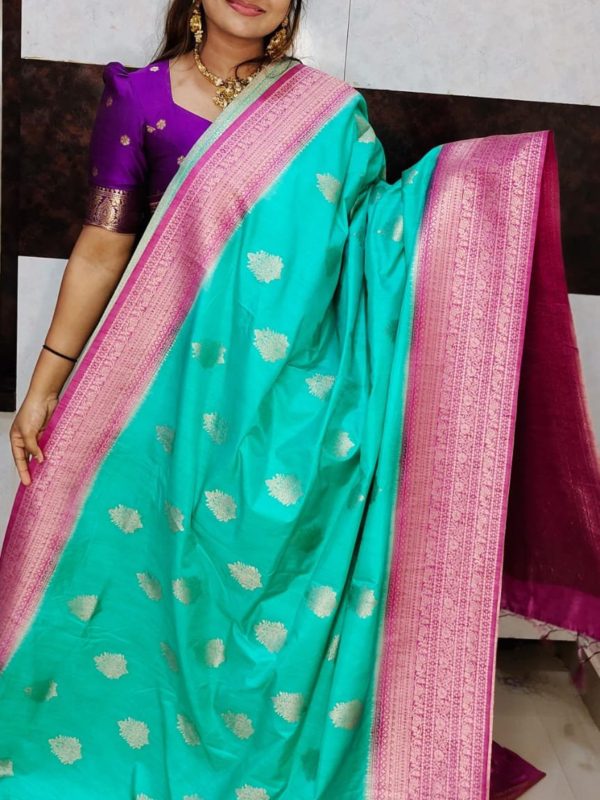 Dupiyana silk saree with contrast blouse and pallu