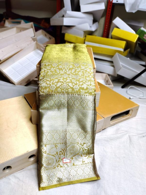 100% silk mark certified kanjivaram pattu saree 
80% offer sarees
