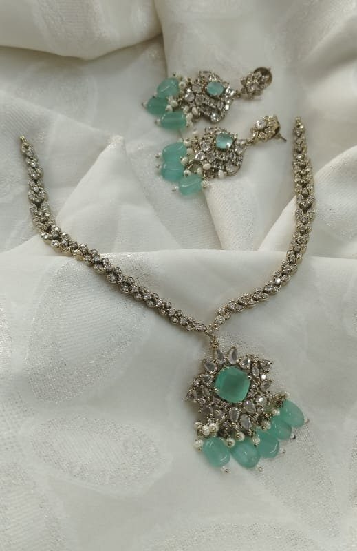 Bottle morganite neck piece