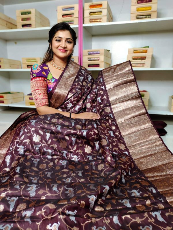 Soft banarasi silk saree with kanchi boaders with contrast blouse and pallu