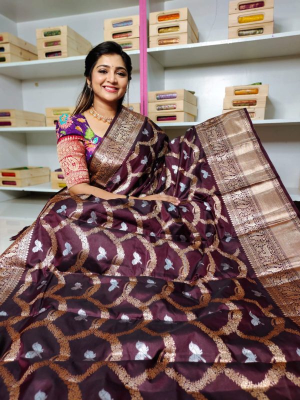 Soft banarasi silk saree with kanchi boaders with contrast blouse and pallu