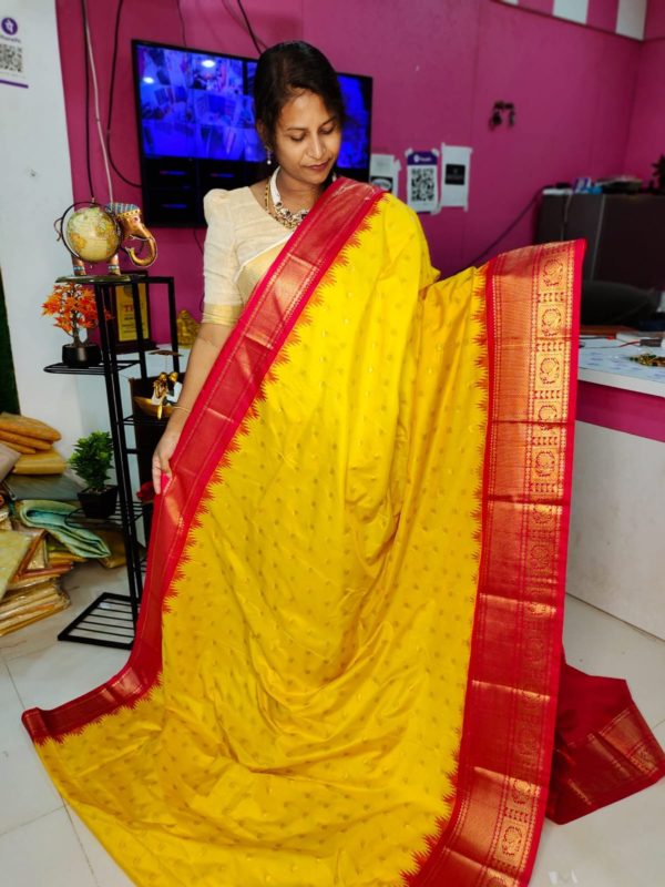 Premium Gadwal Silk