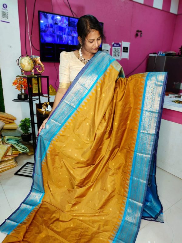Premium Gadwal Silk
