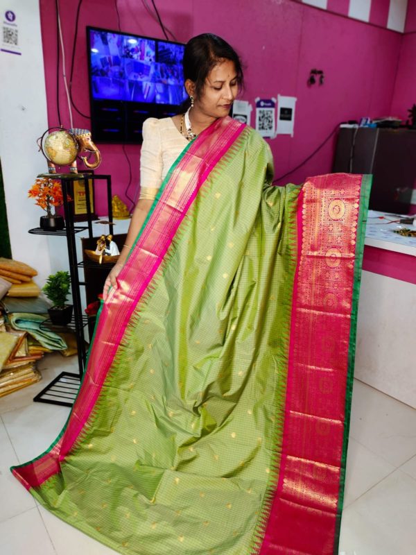 Premium Gadwal Silk