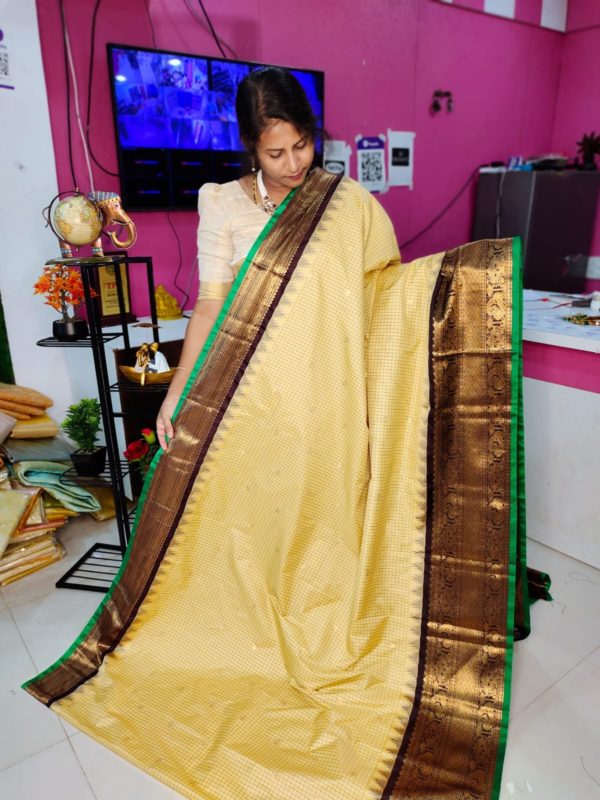 Premium Gadwal Silk
