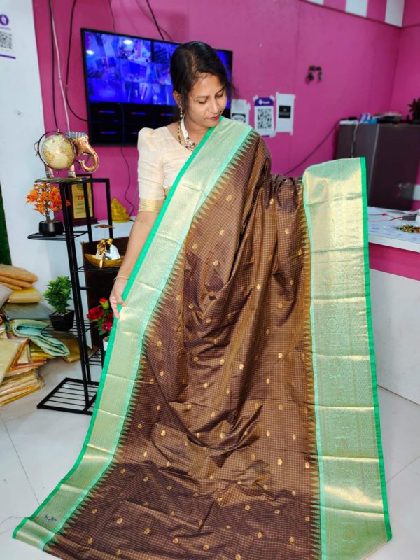 Premium Gadwal Silk