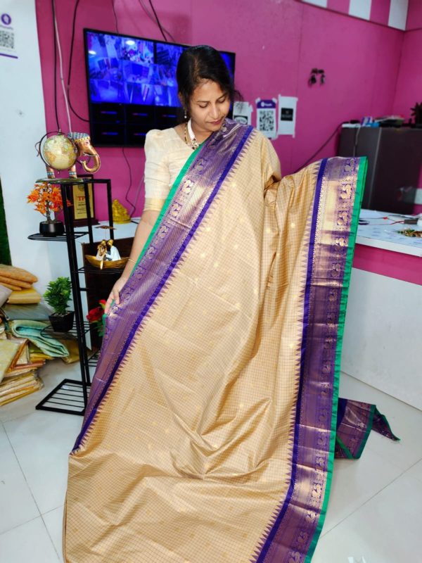 Premium Gadwal Silk