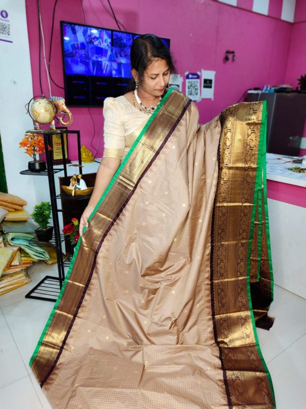 Premium Gadwal Silk