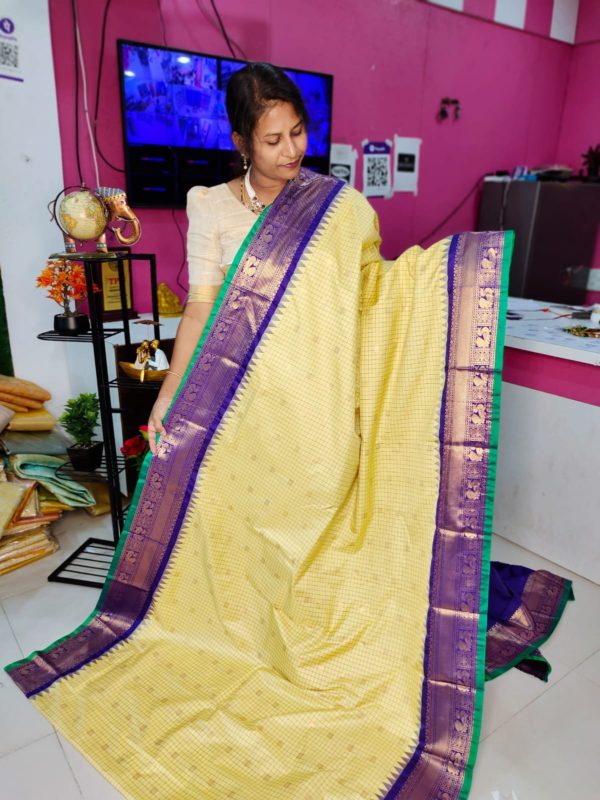 Premium Gadwal Silk