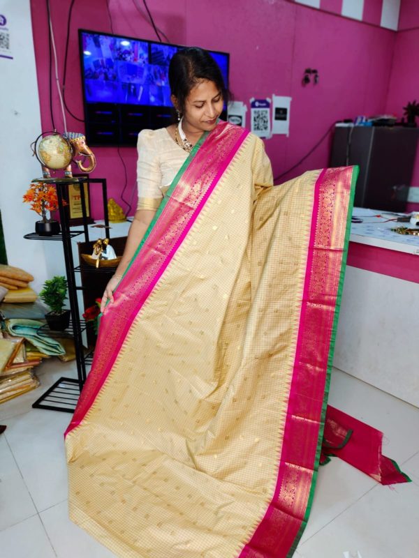 Premium Gadwal Silk