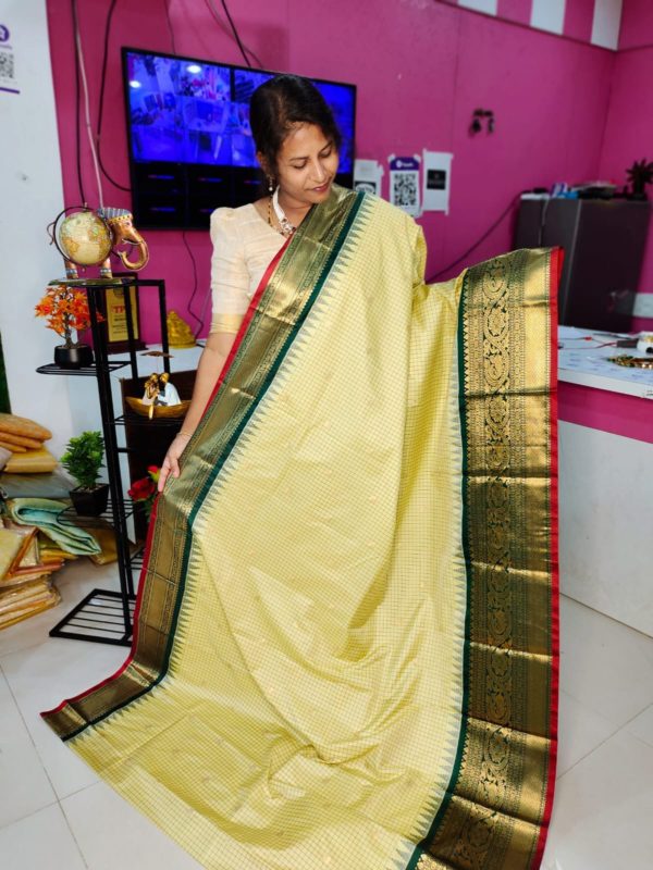 Premium Gadwal Silk