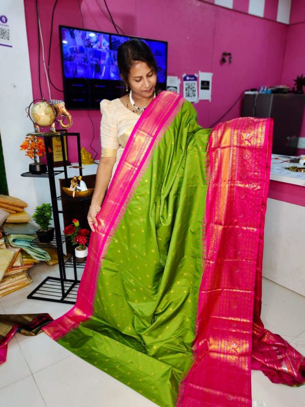 Premium Gadwal Silk