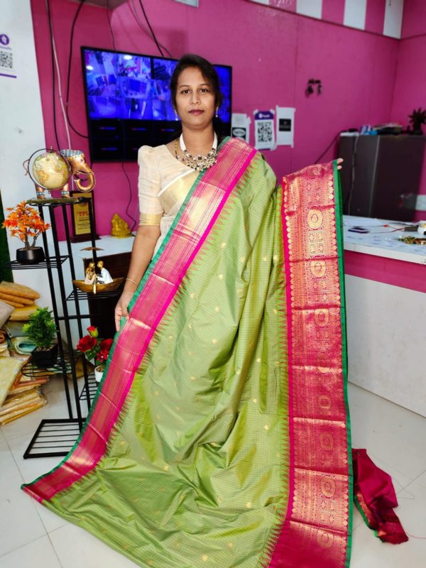 Premium Gadwal Silk
