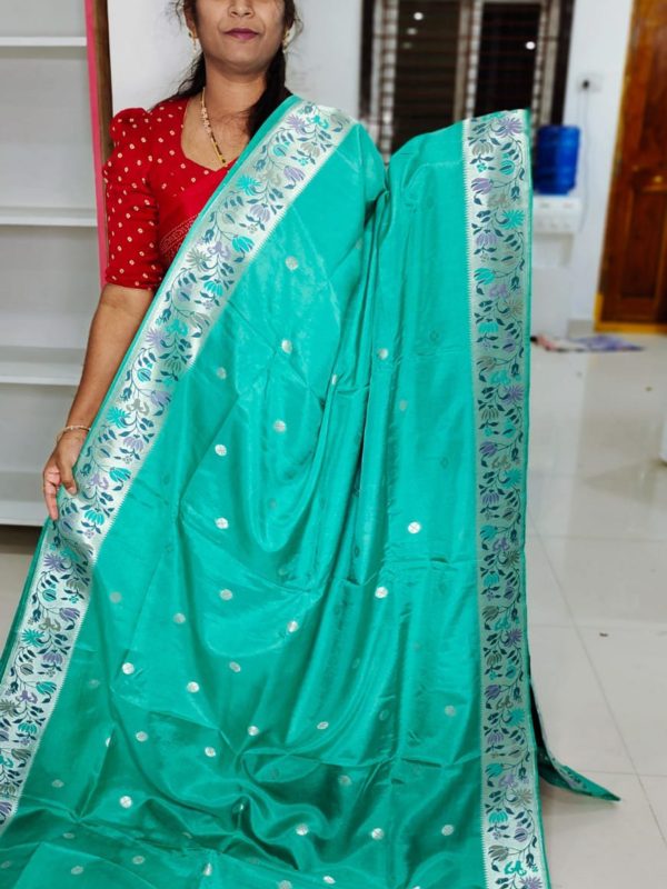 Pure handloom banarasi Tussur silk with paithani boaders sarees with contrast blouse