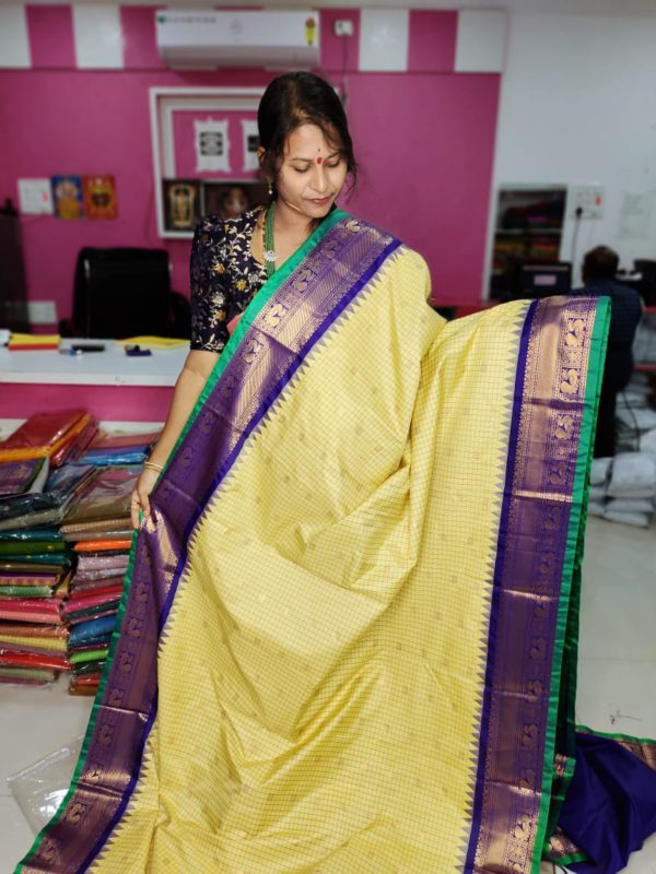 Primium gadwal silk sarees 2500