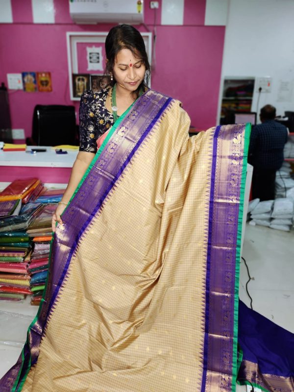 Primium gadwal silk sarees 2500