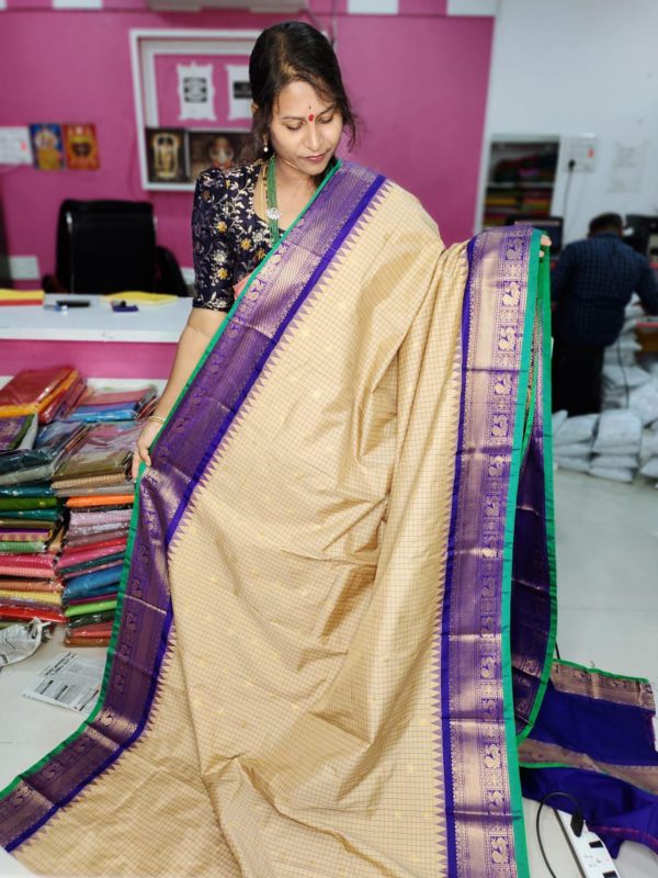 Primium gadwal silk sarees 2500