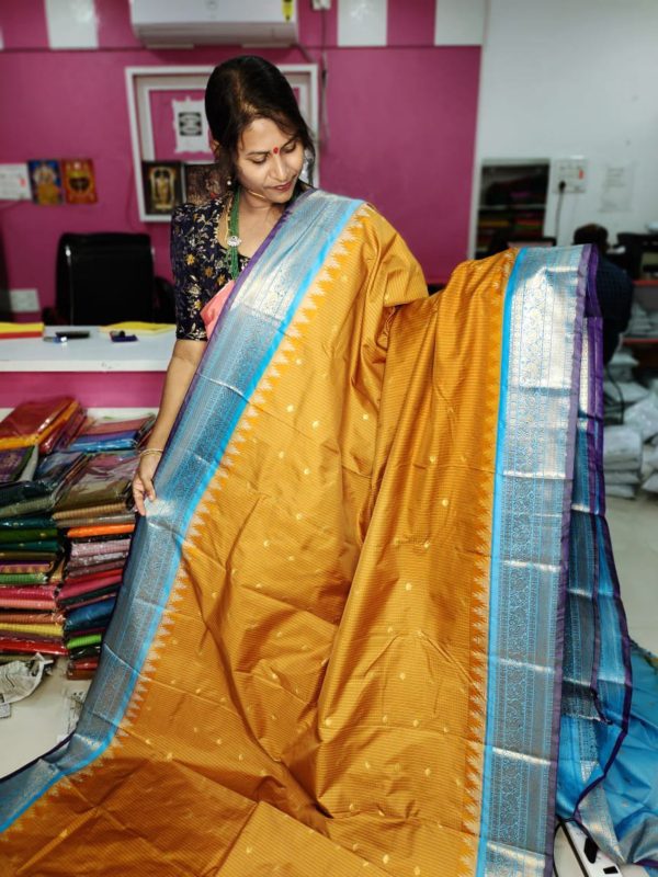 Primium gadwal silk sarees 2500