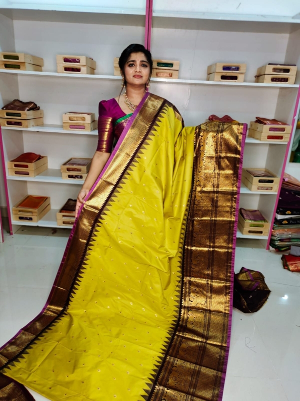 40% offer primeme gadwal silk saree