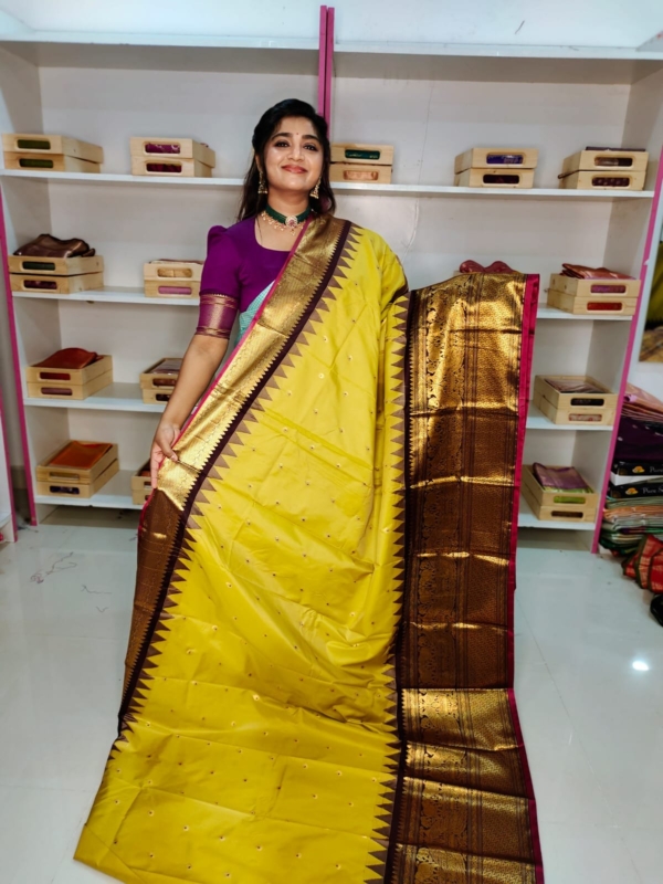 40% offer primeme gadwal silk saree